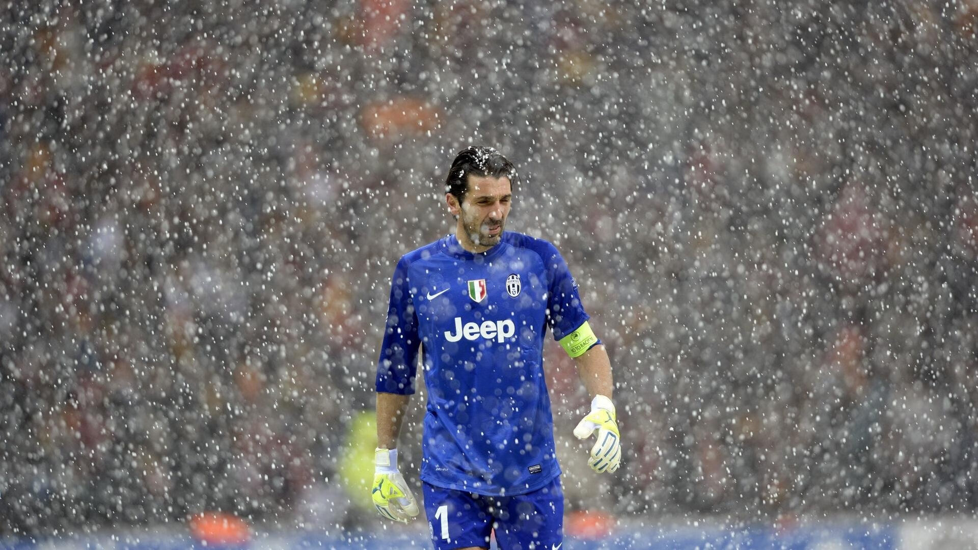 乐鱼体彩-球员训练专注度获好评，职业球员训练